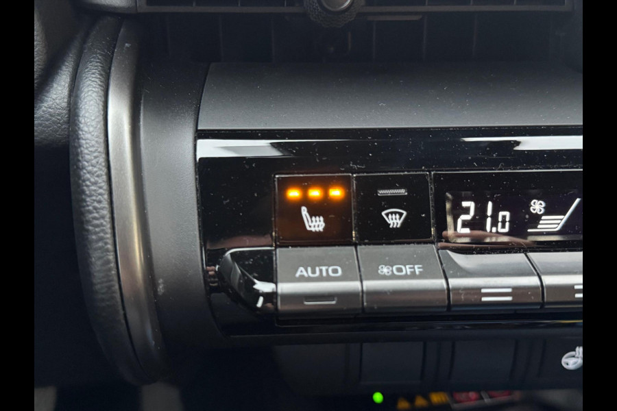 Toyota C-HR 2.0 Plug-in Hybrid 223pk Dynamic Bi-Tone | 18 inch, Stoel + Stuurverwarming, Groot scherm, Parkeersensoren, Dodehoekherkenning