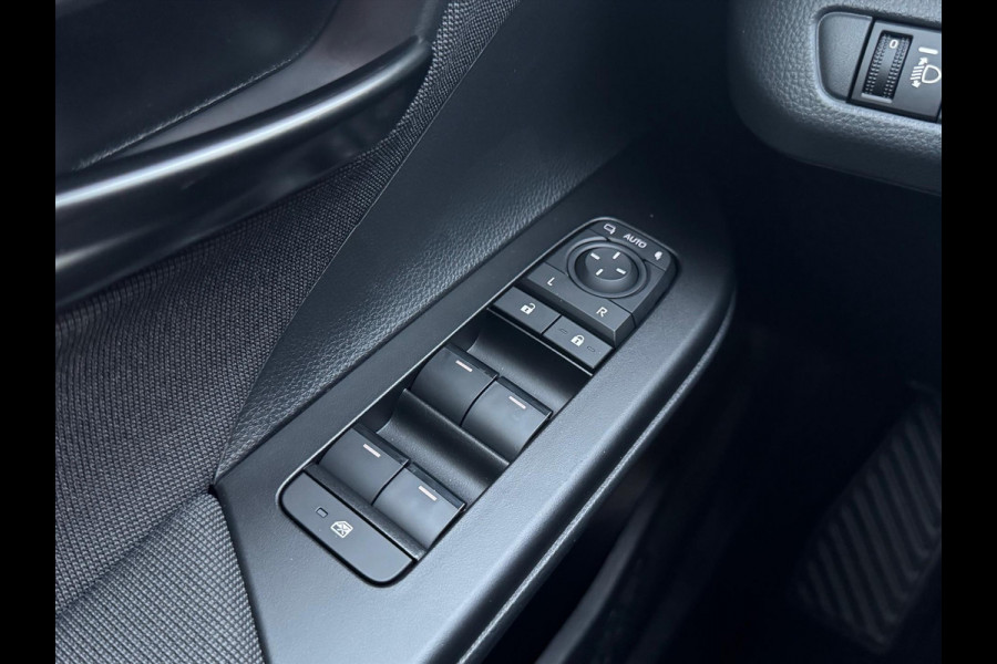 Toyota C-HR 2.0 High Power PHEV 223pk First edition Bi-Tone | Elektrische achterklep, Stoel + Stuurverwarming, Dodehoekherkenning