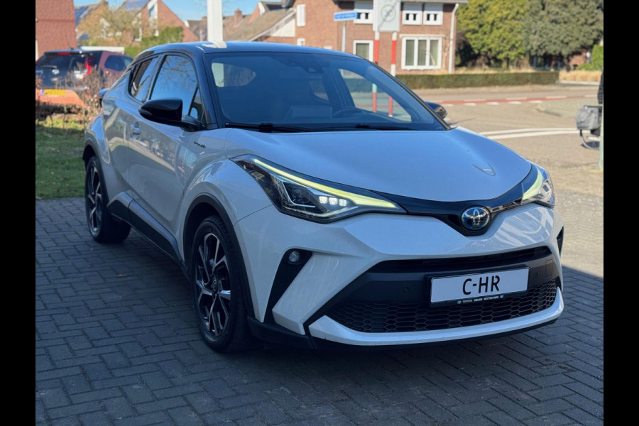 Toyota C-HR 2.0 Hybrid 184pk First Edition | JBL, Navigatie, Stoelverwarming, Apple CarPlay/Android Auto, Parkeersensoren, Blind Spot