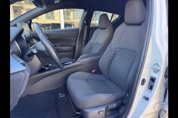 Toyota C-HR 2.0 Hybrid 184pk First Edition | JBL, Navigatie, Stoelverwarming, Apple CarPlay/Android Auto, Parkeersensoren, Blind Spot