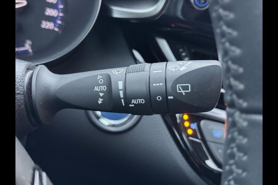 Toyota C-HR 2.0 Hybrid 184pk Style | Dodehoekherkenning, Stoel + Stuurverwarming, Parkeersensoren, Nieuwe multimedia