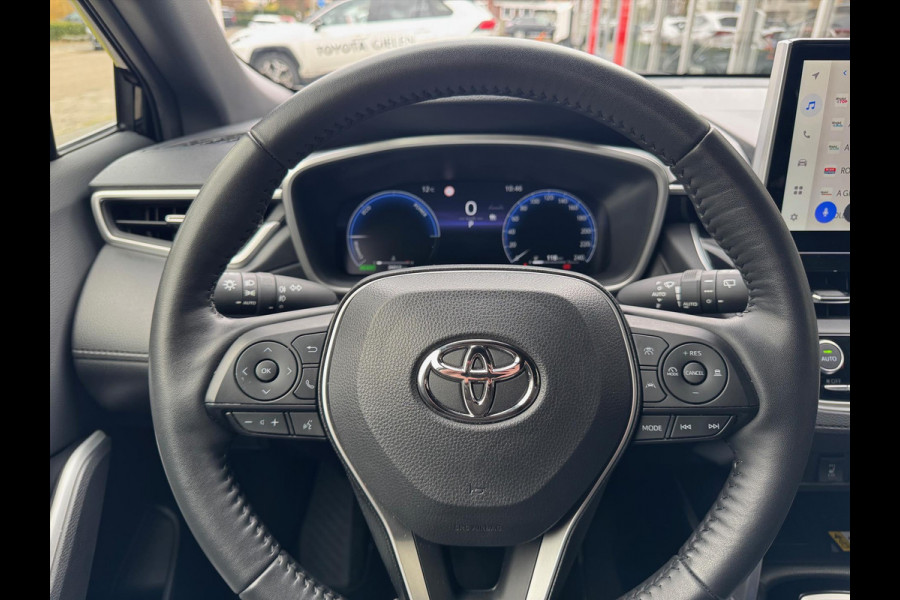 Toyota Corolla Cross Hybrid 140 Style | Elektrische achterklep, Stoel + Stuurverwarming, Keyless, 18 inch, Parkeersensoren, Dodehoekherkenning
