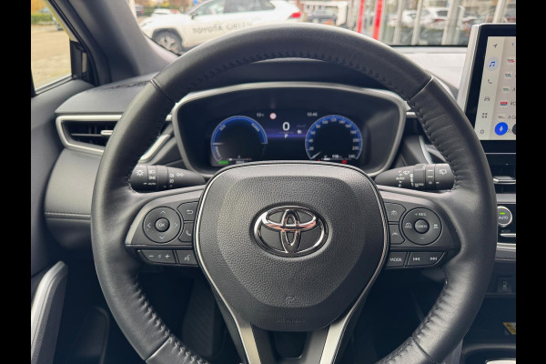 Toyota Corolla Cross Hybrid 140 Style | Elektrische achterklep, Stoel + Stuurverwarming, Keyless, 18 inch, Parkeersensoren, Dodehoekherkenning