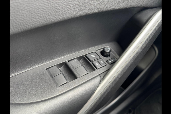 Toyota Corolla Cross Hybrid 140 Style | Elektrische achterklep, Stoel + Stuurverwarming, Keyless, 18 inch, Parkeersensoren, Dodehoekherkenning