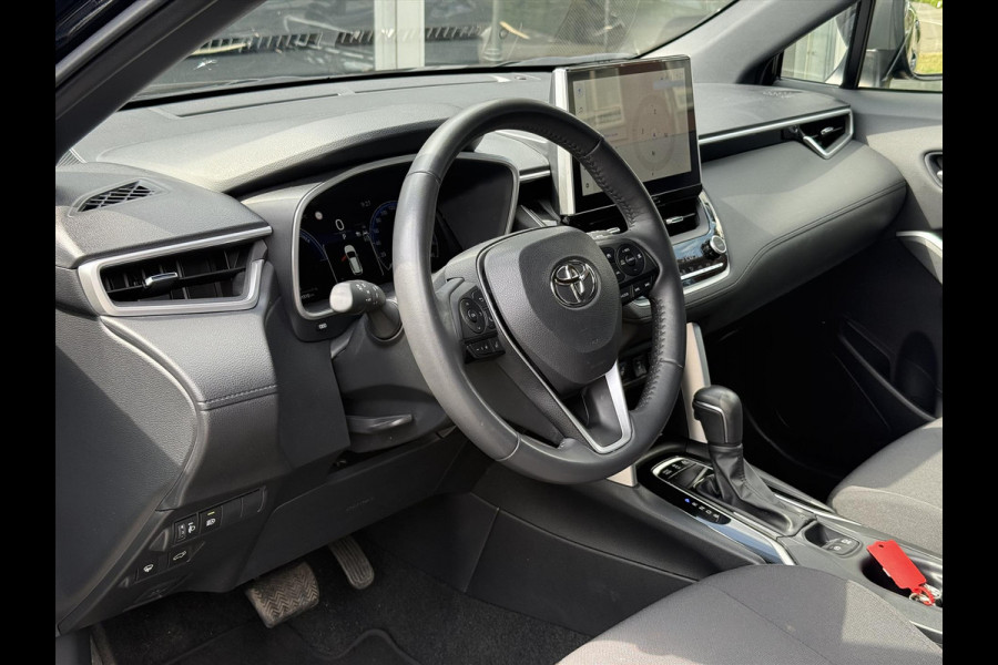 Toyota Corolla Cross 2.0 High Power Hybrid First Edition | Elektrische achterklep, Stoel + Stuurverwarming, Blind spot, Parkeersensoren