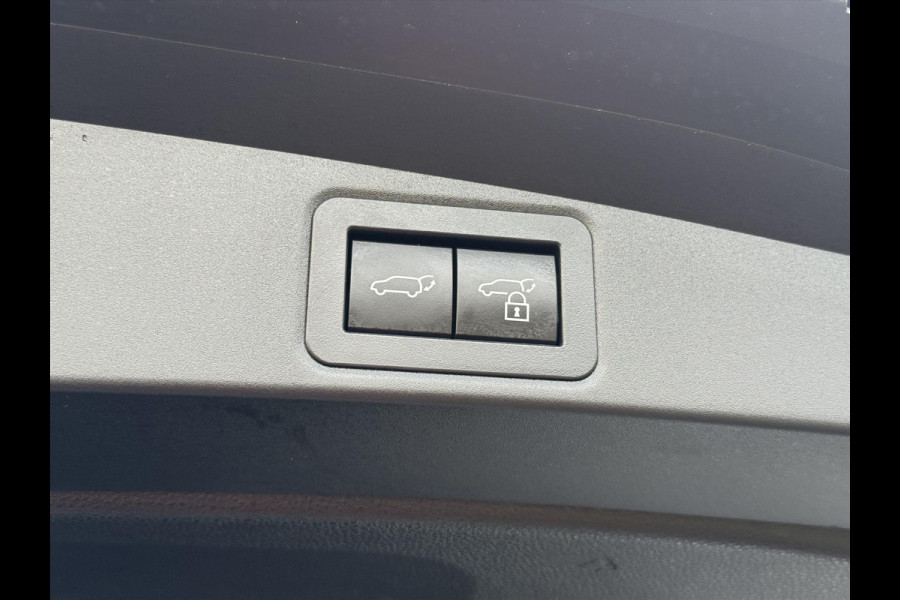 Toyota Corolla Touring Sports 2.0 Hybrid Style | Elektrische achterklep, Stoel + Stuurverwarming, Dodehoekherkenning, Parkeersensoren