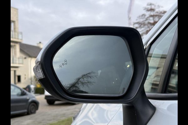 Toyota Corolla Touring Sports 2.0 Hybrid Style | Elektrische achterklep, Stoel + Stuurverwarming, Dodehoekherkenning, Parkeersensoren