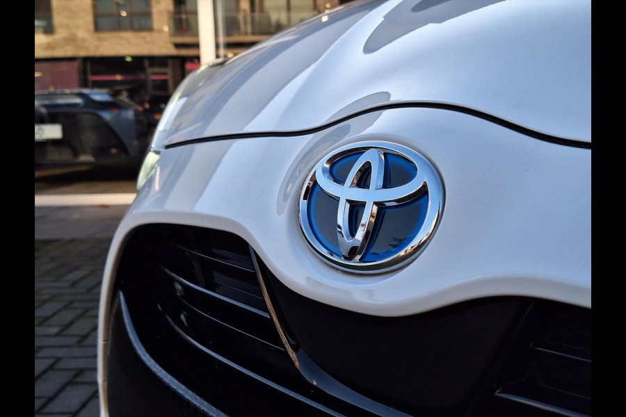 Toyota Yaris 1.5 Hybrid Dynamic Plus | Stoelverwarming, Keyless, Startknop, Apple CarPlay/Android Auto, Parkeercamera