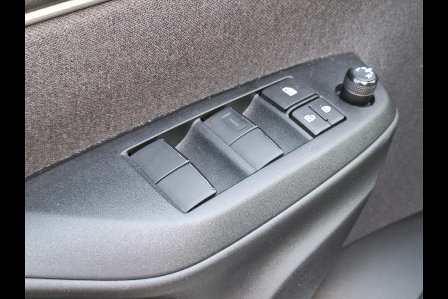 Toyota Yaris 1.5 Hybrid Dynamic Plus | Stoelverwarming, Keyless, Startknop, Apple CarPlay/Android Auto, Parkeercamera
