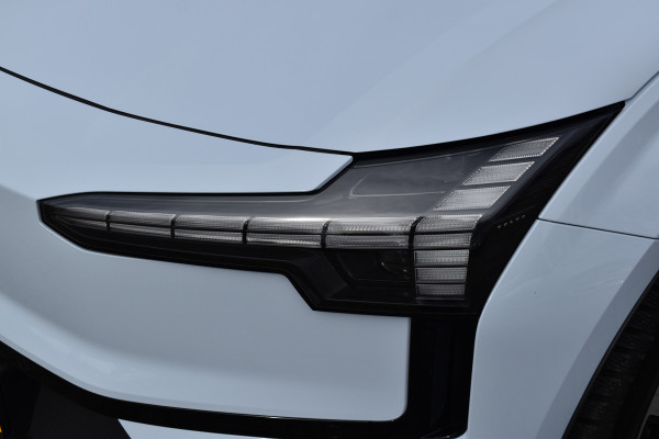 Volvo EX30 Single Motor Extended Range Plus 69 kWh | ACC | BLIS | Camera | H&K | 19"LMV |