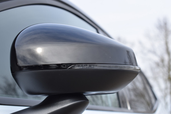 Volvo EX30 Single Motor Extended Range Plus 69 kWh | ACC | BLIS | Camera | H&K | 19"LMV |