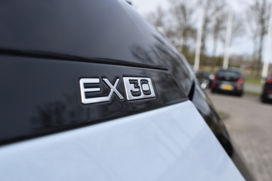 Volvo EX30 Single Motor Extended Range Plus 69 kWh | ACC | BLIS | Camera | H&K | 19"LMV |