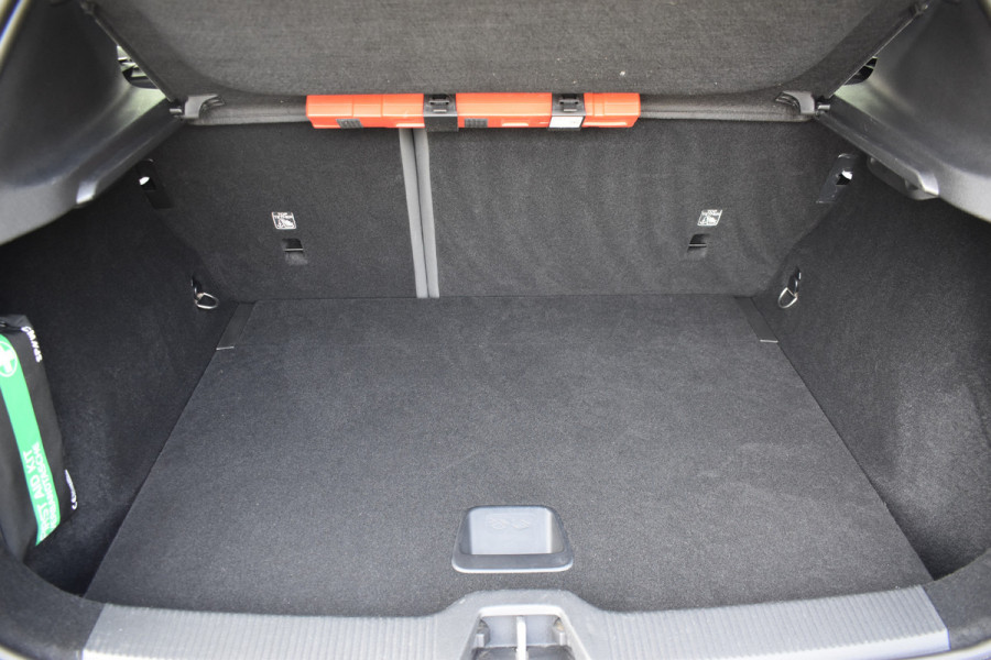 Volvo EX30 Single Motor Extended Range Plus 69 kWh | ACC | BLIS | Camera | H&K | 19"LMV |