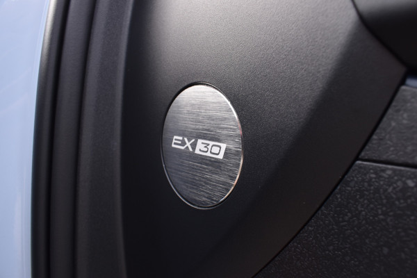 Volvo EX30 Single Motor Extended Range Plus 69 kWh | ACC | BLIS | Camera | H&K | 19"LMV |