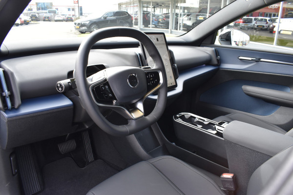 Volvo EX30 Single Motor Extended Range Plus 69 kWh | ACC | BLIS | Camera | H&K | 19"LMV |