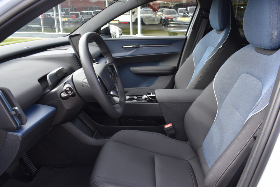 Volvo EX30 Single Motor Extended Range Plus 69 kWh | ACC | BLIS | Camera | H&K | 19"LMV |