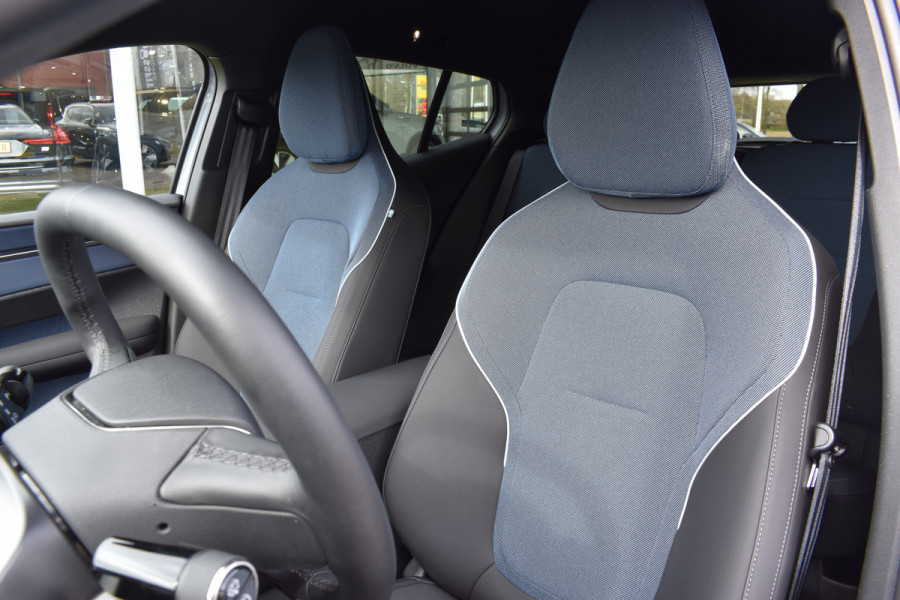 Volvo EX30 Single Motor Extended Range Plus 69 kWh | ACC | BLIS | Camera | H&K | 19"LMV |