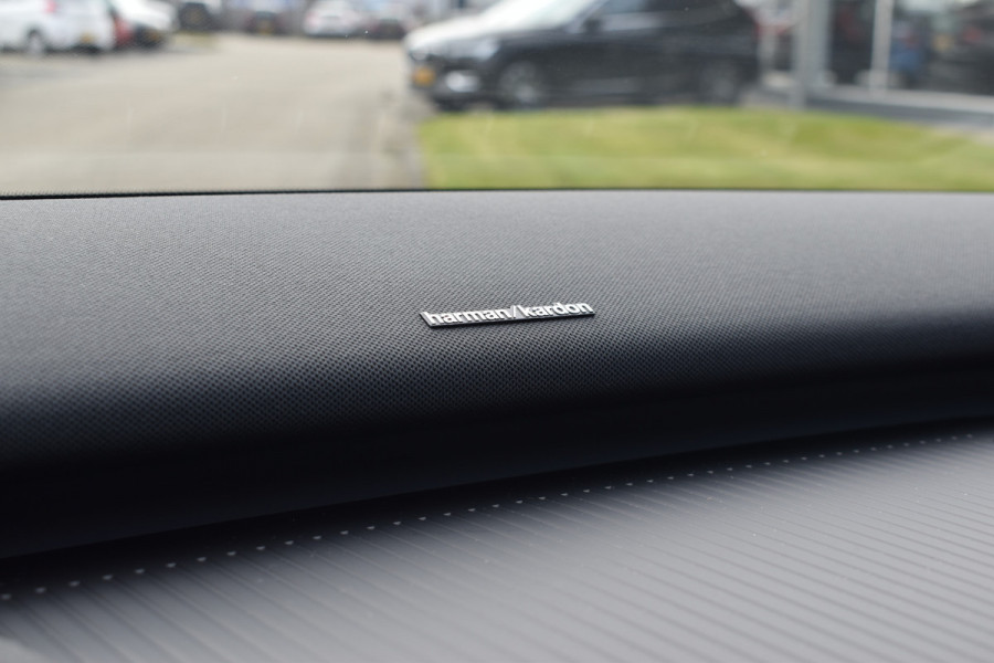 Volvo EX30 Single Motor Extended Range Plus 69 kWh | ACC | BLIS | Camera | H&K | 19"LMV |