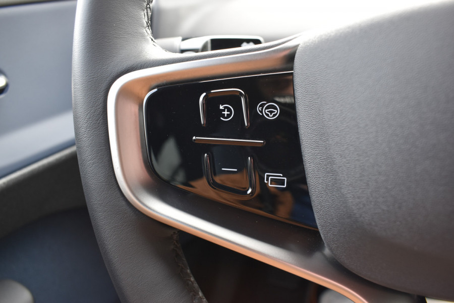 Volvo EX30 Single Motor Extended Range Plus 69 kWh | ACC | BLIS | Camera | H&K | 19"LMV |