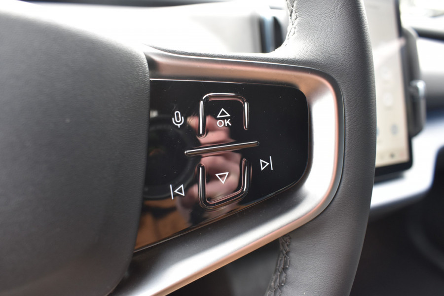 Volvo EX30 Single Motor Extended Range Plus 69 kWh | ACC | BLIS | Camera | H&K | 19"LMV |