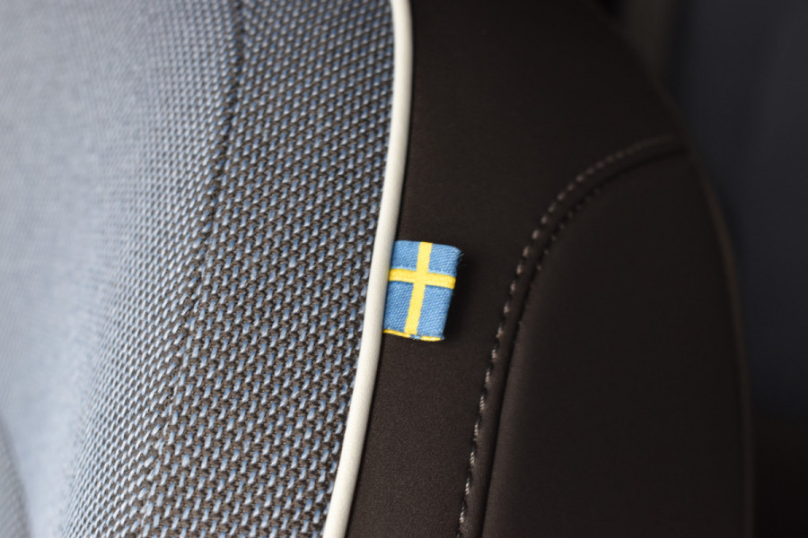 Volvo EX30 Single Motor Extended Range Plus 69 kWh | ACC | BLIS | Camera | H&K | 19"LMV |