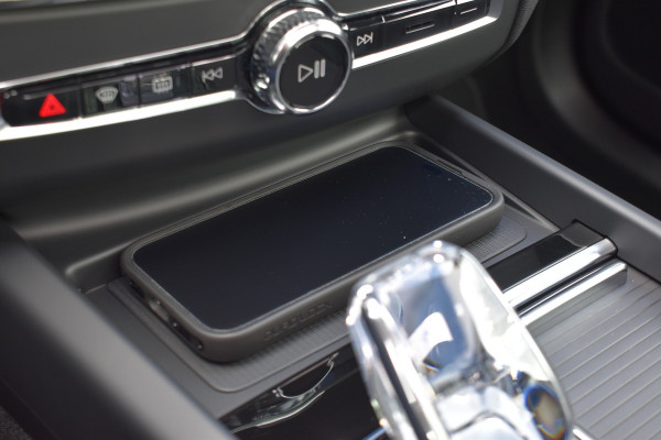 Volvo XC60 T6 AWD 350PK Plug-in Hybrid Plus Black Edition | 21'' | H&K | BLIS | Adaptive Cruise | MY26 |