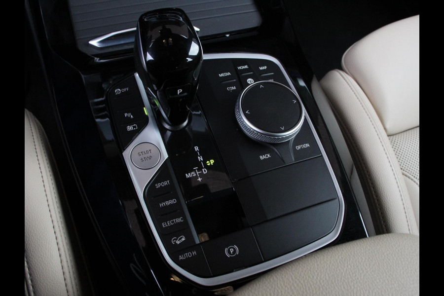 BMW X3 xDrive30e PHEV M-Sport Demo auto ! | Panorama dak | Navigatie | Climate Control | Lichtmetalen Velgen