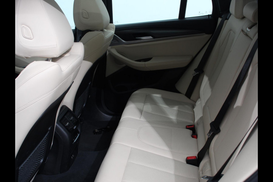 BMW X3 xDrive30e PHEV M-Sport Demo auto ! | Panorama dak | Navigatie | Climate Control | Lichtmetalen Velgen