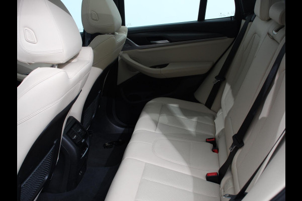 BMW X3 xDrive30e PHEV M-Sport Demo auto ! | Panorama dak | Navigatie | Climate Control | Lichtmetalen Velgen