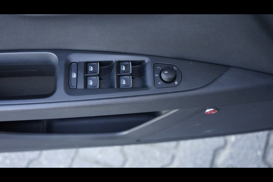Seat Leon ST 1.5 TSI FR Ultimate Black Edition AUTOMAAT-AMBIANCE-ACC-ALCANTARA-BEATS-CAMERA-FULL LED-KEYLESS-PANORAMA-VIRTUEEL