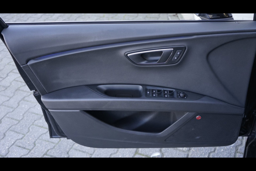 Seat Leon ST 1.5 TSI FR Ultimate Black Edition AUTOMAAT-AMBIANCE-ACC-ALCANTARA-BEATS-CAMERA-FULL LED-KEYLESS-PANORAMA-VIRTUEEL