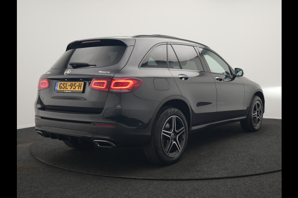Mercedes-Benz GLC 300e 4MATIC AMG PHEV 320pk Dealer O.H | Panodak | Adaptive Cruise | Sportstoelen Memory | Burmester | AMG Exterieur | Head Up | Camera | Keyless | Plug In Hybrid |