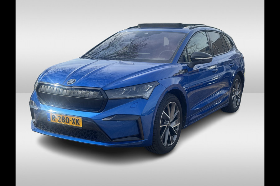 Škoda ENYAQ iV 60 Sportline / NIEUWSTAAT! / SoH 95,5% / Trekhaak /  Panoramadak / Camera / Leder&Alcantara / 20'' / Keyless / Matrix LED / Sfeerverlichting / Stoelverwamring / DAB / ACC