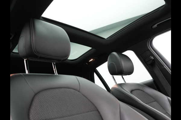 Mercedes-Benz GLC 300e 4MATIC AMG PHEV 320pk Dealer O.H | Panodak | Adaptive Cruise | Sportstoelen Memory | Burmester | AMG Exterieur | Head Up | Camera | Keyless | Plug In Hybrid |