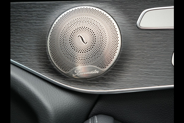 Mercedes-Benz GLC 300e 4MATIC AMG PHEV 320pk Dealer O.H | Panodak | Adaptive Cruise | Sportstoelen Memory | Burmester | AMG Exterieur | Head Up | Camera | Keyless | Plug In Hybrid |