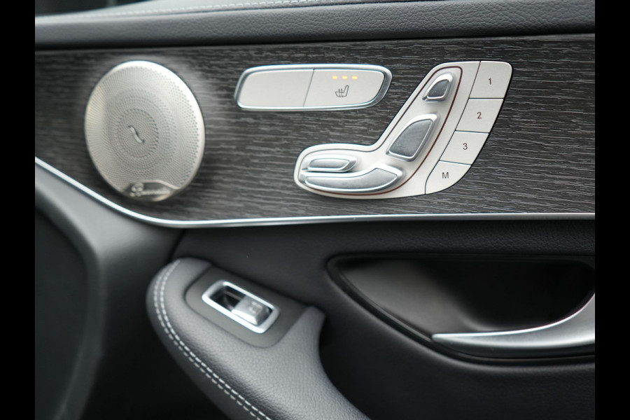 Mercedes-Benz GLC 300e 4MATIC AMG PHEV 320pk Dealer O.H | Panodak | Adaptive Cruise | Sportstoelen Memory | Burmester | AMG Exterieur | Head Up | Camera | Keyless | Plug In Hybrid |