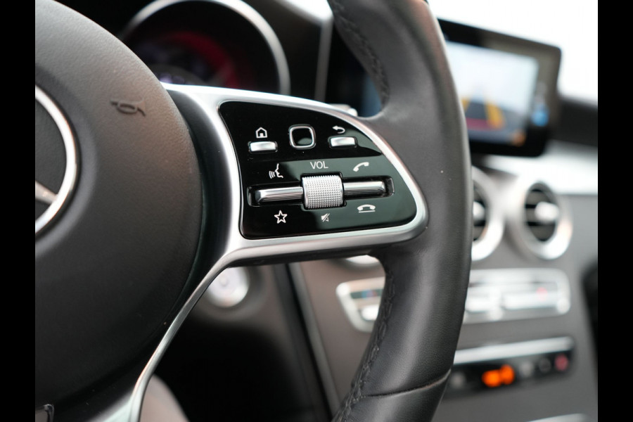 Mercedes-Benz GLC 300e 4MATIC AMG PHEV 320pk Dealer O.H | Panodak | Adaptive Cruise | Sportstoelen Memory | Burmester | AMG Exterieur | Head Up | Camera | Keyless | Plug In Hybrid |