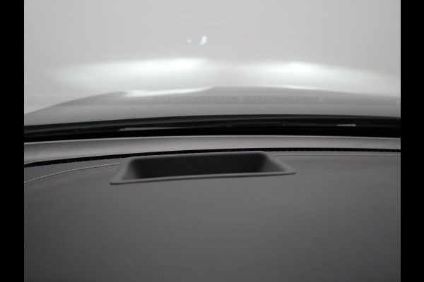 Mercedes-Benz GLC 300e 4MATIC AMG PHEV 320pk Dealer O.H | Panodak | Adaptive Cruise | Sportstoelen Memory | Burmester | AMG Exterieur | Head Up | Camera | Keyless | Plug In Hybrid |