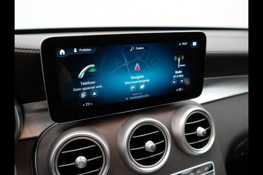 Mercedes-Benz GLC 300e 4MATIC AMG PHEV 320pk Dealer O.H | Panodak | Adaptive Cruise | Sportstoelen Memory | Burmester | AMG Exterieur | Head Up | Camera | Keyless | Plug In Hybrid |
