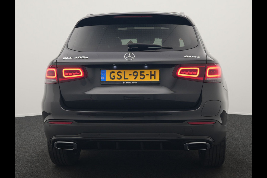 Mercedes-Benz GLC 300e 4MATIC AMG PHEV 320pk Dealer O.H | Panodak | Adaptive Cruise | Sportstoelen Memory | Burmester | AMG Exterieur | Head Up | Camera | Keyless | Plug In Hybrid |