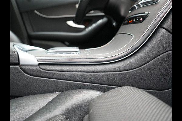 Mercedes-Benz GLC 300e 4MATIC AMG PHEV 320pk Dealer O.H | Panodak | Adaptive Cruise | Sportstoelen Memory | Burmester | AMG Exterieur | Head Up | Camera | Keyless | Plug In Hybrid |