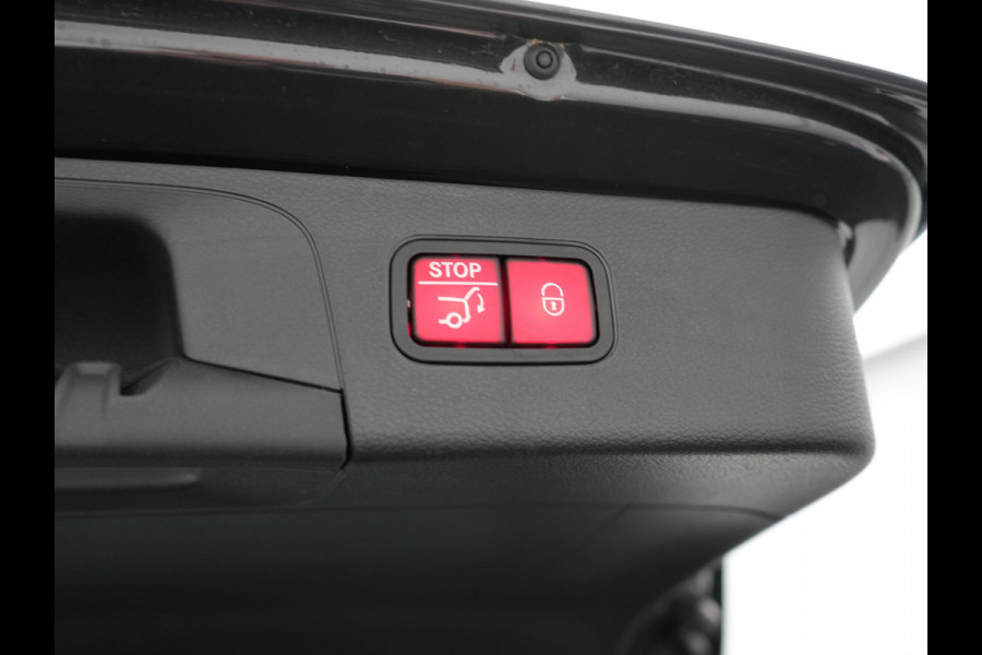 Mercedes-Benz GLC 300e 4MATIC AMG PHEV 320pk Dealer O.H | Panodak | Adaptive Cruise | Sportstoelen Memory | Burmester | AMG Exterieur | Head Up | Camera | Keyless | Plug In Hybrid |