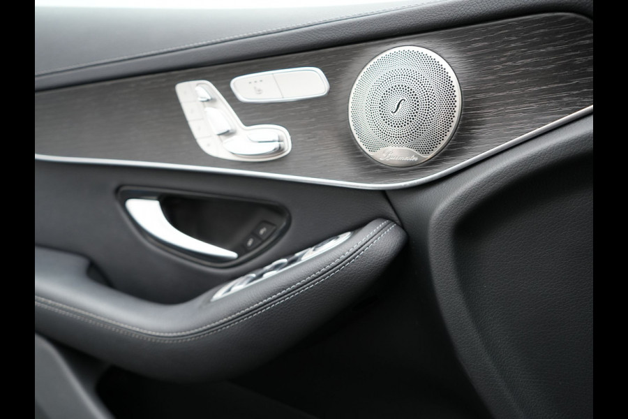 Mercedes-Benz GLC 300e 4MATIC AMG PHEV 320pk Dealer O.H | Panodak | Adaptive Cruise | Sportstoelen Memory | Burmester | AMG Exterieur | Head Up | Camera | Keyless | Plug In Hybrid |