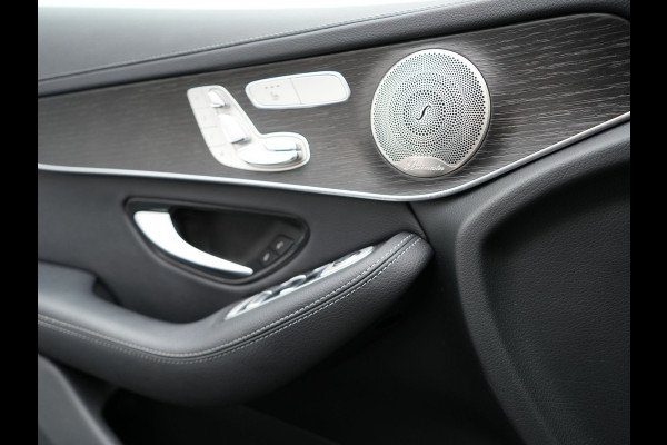 Mercedes-Benz GLC 300e 4MATIC AMG PHEV 320pk Dealer O.H | Panodak | Adaptive Cruise | Sportstoelen Memory | Burmester | AMG Exterieur | Head Up | Camera | Keyless | Plug In Hybrid |