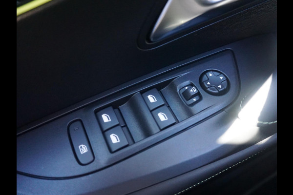 Peugeot 2008 1.2 Hybrid 136 GT 360 Camera | All seasonbanden