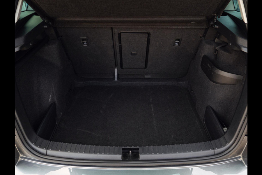 Škoda Karoq 1.5 TSI ACT Business Edition Plus|LED|CarPlay|Cam