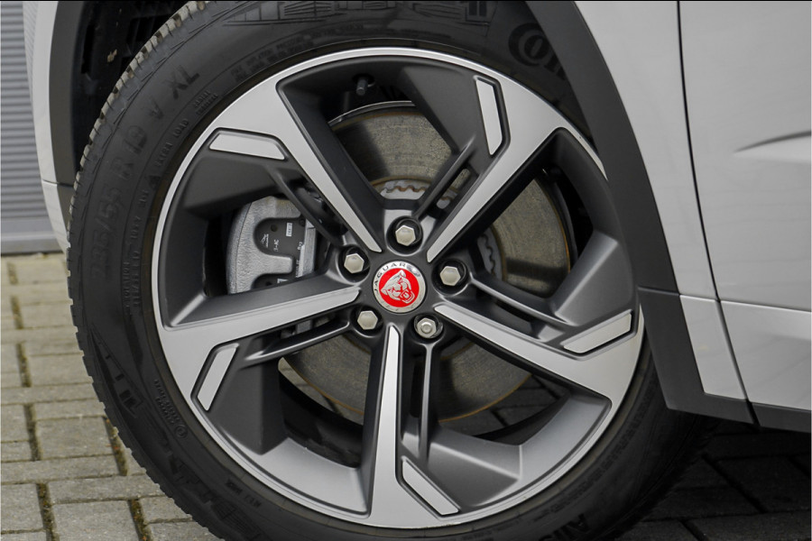 Jaguar E-Pace 1.5 P300e AWD R-Dynamic Pano CarPlay Leer