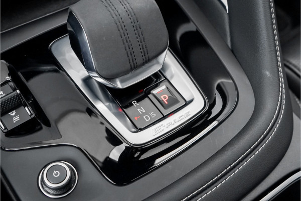 Jaguar E-Pace 1.5 P300e AWD R-Dynamic Pano CarPlay Leer