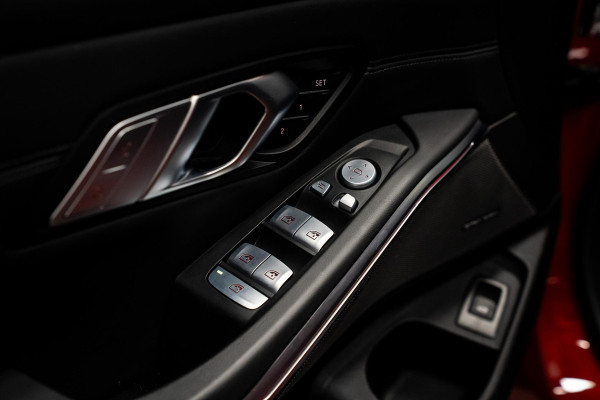 BMW M3 Touring 3-serie xDrive Competition *Sonderlackierung / M-Track Pack / Keramisch / Kuipstoelen / Harman Kardon / Carbon in & exterieur*