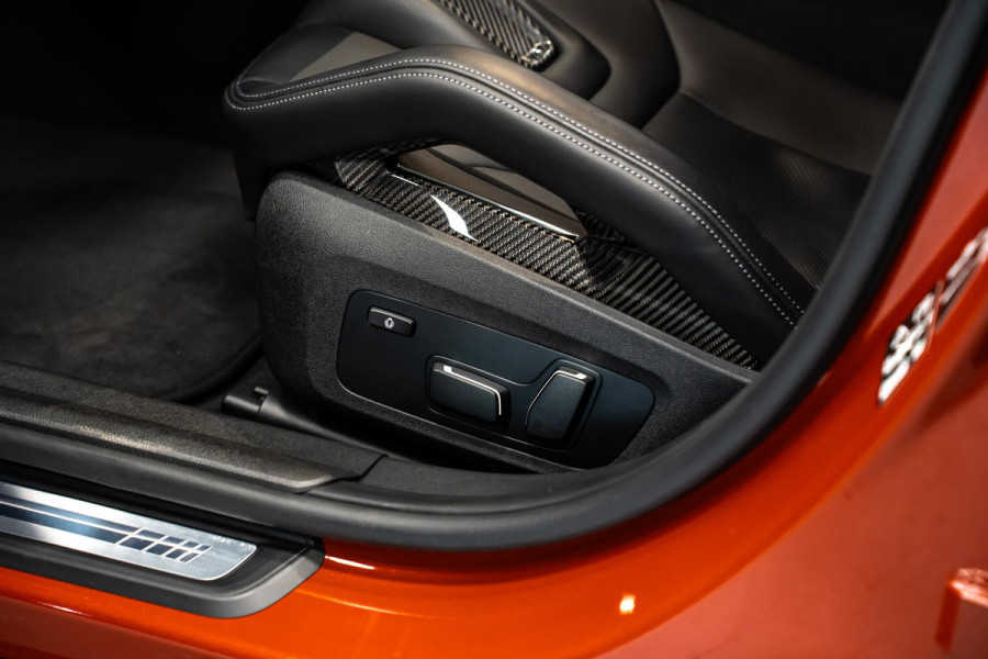 BMW M3 Touring 3-serie xDrive Competition *Sonderlackierung / M-Track Pack / Keramisch / Kuipstoelen / Harman Kardon / Carbon in & exterieur*